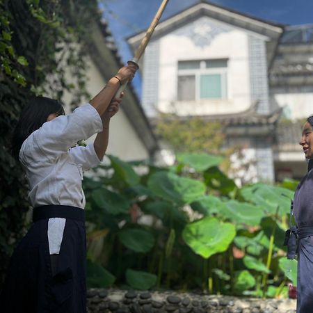 The Lily Pad Inn Дали Экстерьер фото